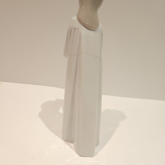 Liadro Girl with Candle - Picture 7 of 8